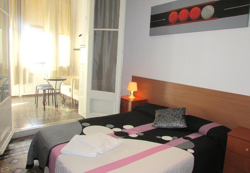 Hostal Lima Barcelona Exterior photo